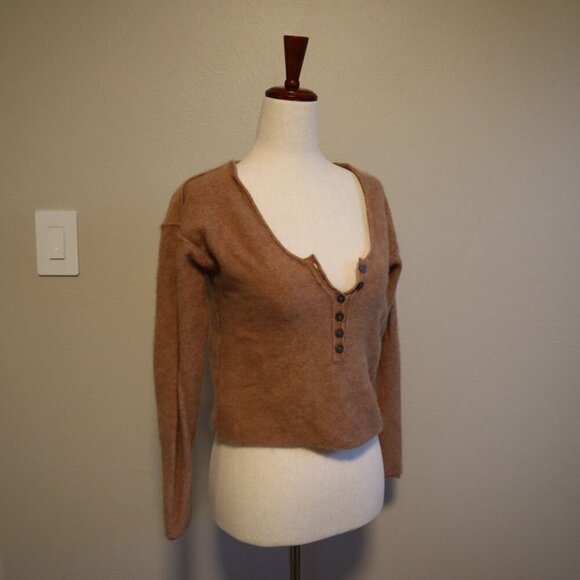 Free People Sweaters - Free People Cropped Tan Quarter Buttton Down Sweater Size XS